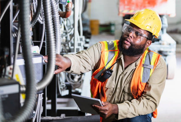 Best Local Electrician Companies  in Oskaloosa, KS